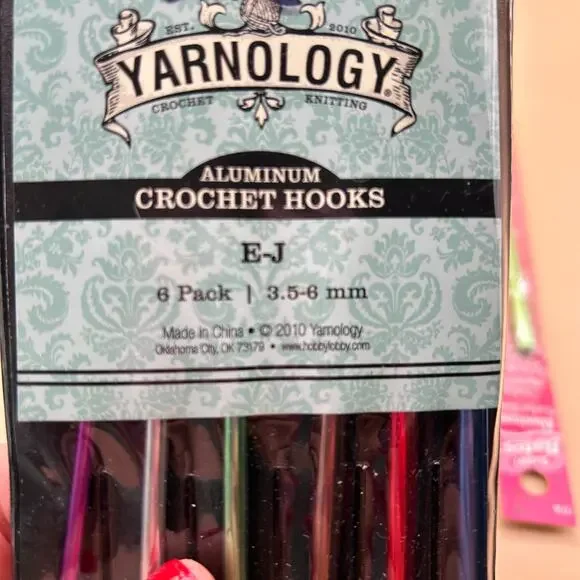 Lot of 13 Crochet Hook Susan Bates Silvalume and Yarnology E-J - Picture 6 of 6